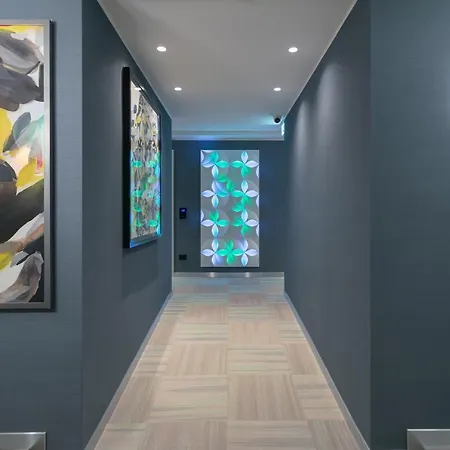 דירה Sant'ambrogio Apartments, Reception H24