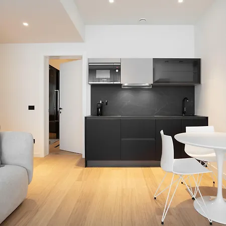 Sant'ambrogio Apartments, Reception H24 アパート *