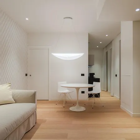 Sant'ambrogio Apartments, Reception H24 Apartment